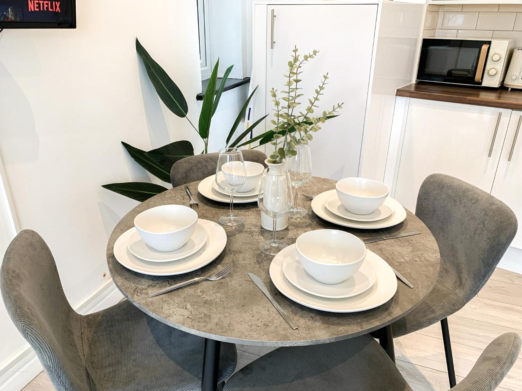 1-Bedroom Apartments In Shoreditch, Old Street, Hoxton London Exterior photo